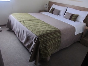 Single Apartment | Free WiFi, bed sheets - RQ Costanera (Santiago)