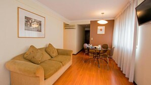 Plasma TV - RQ Costanera Apartments (Santiago)
