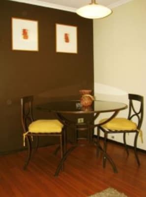 In-room dining - RQ Costanera (Santiago)