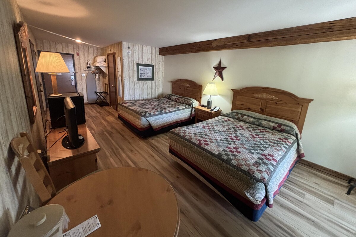 Standard Room, 2 Queen Beds, Non Smoking, Balcony | Iron/ironing board, WiFi (free), alarm clocks, individually furnished