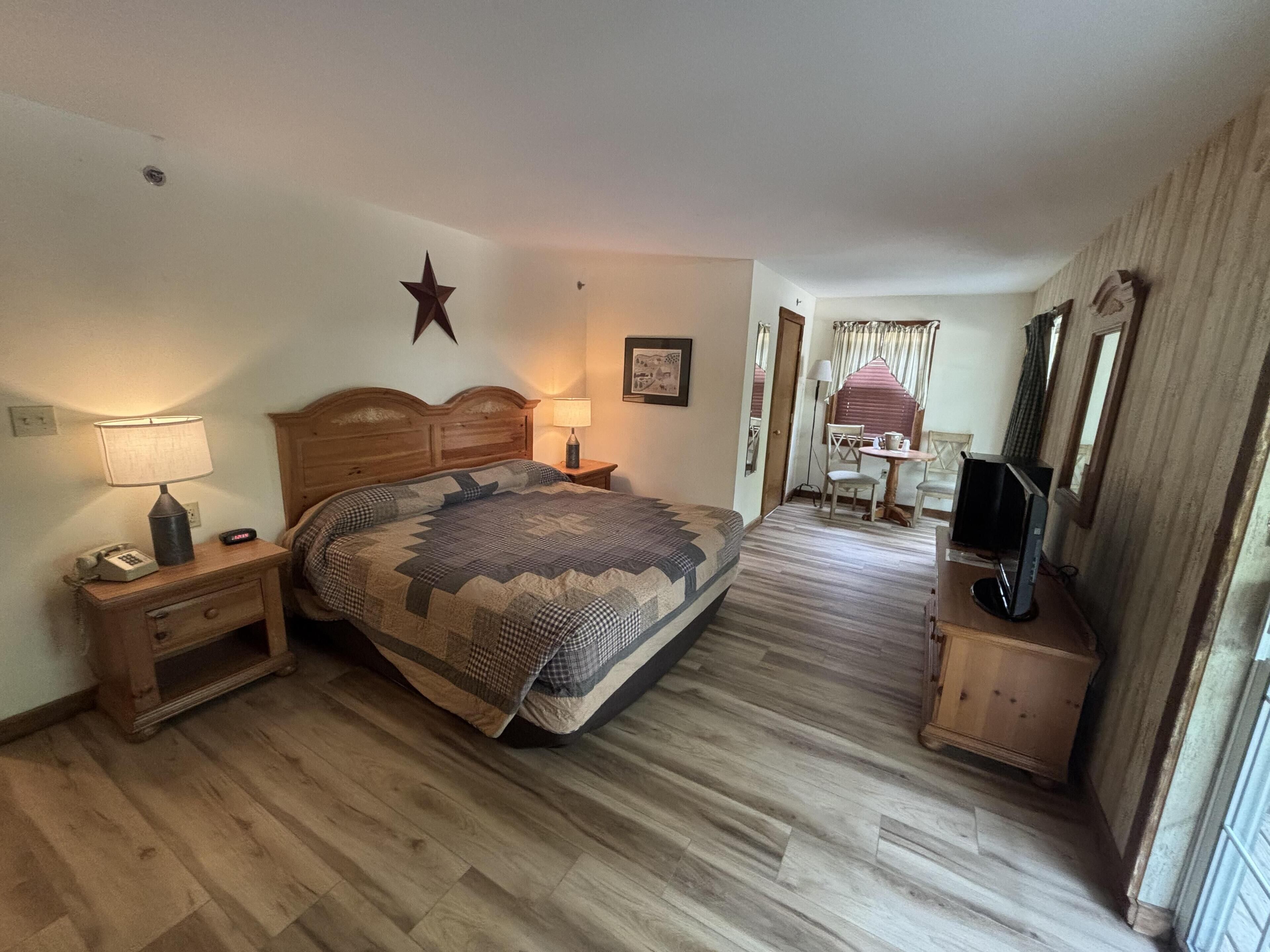 Iron/ironing board, free WiFi, alarm clocks, individually furnished