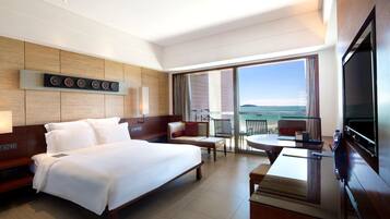 1 bedroom, premium bedding, minibar, in-room safe