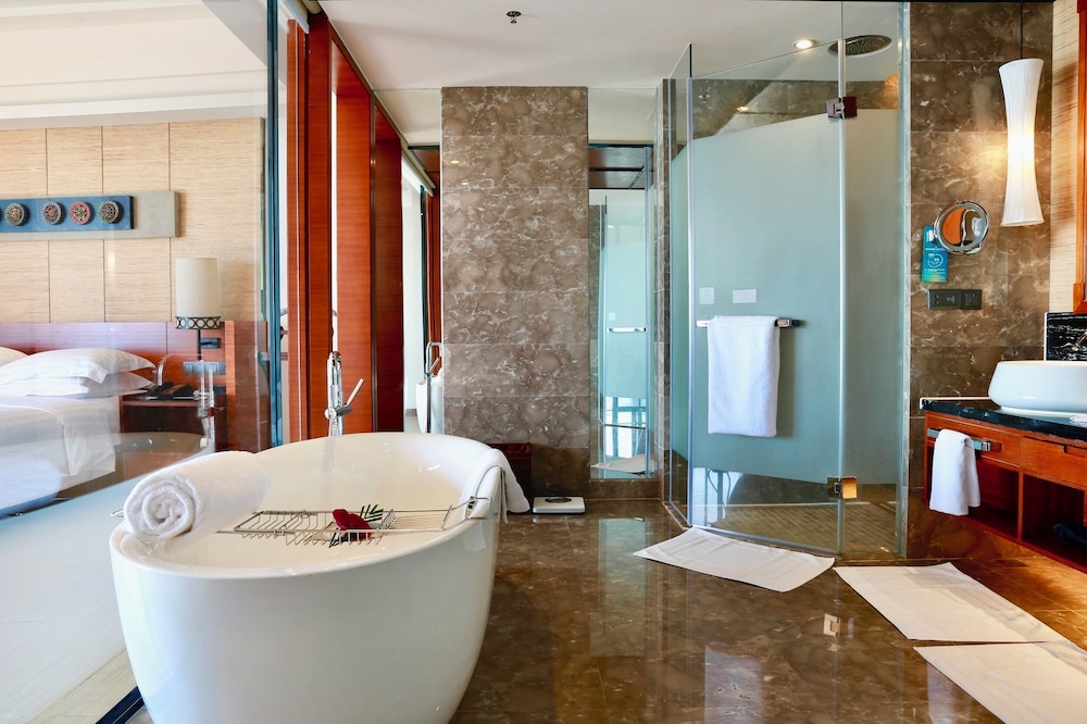 Hotel Pullman Oceanview Sanya Bay Resort & Spa by null