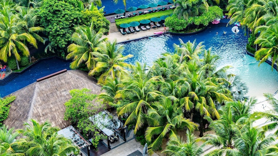 Pullman Oceanview Sanya Bay Resort & Spa