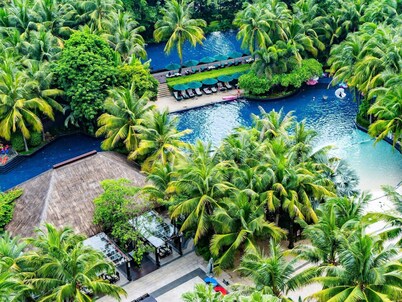 Pullman Oceanview Sanya Bay Resort & Spa