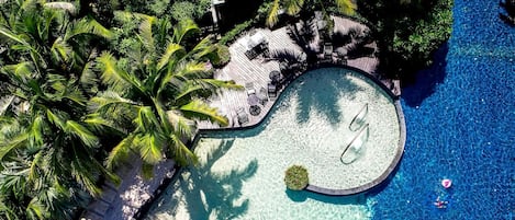 4 piscinas al aire libre, camas de piscina gratis