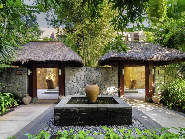 Villa, 3 Bedrooms, Kitchen, Garden View | Premium bedding, minibar, in-room safe, desk - Pullman Oceanview Sanya Bay Resort & Spa (Sanya)