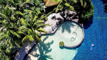 4 piscinas al aire libre, camas de piscina gratis