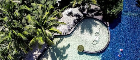 4 piscinas al aire libre, cabañas de piscina gratuitas