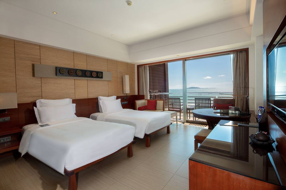 executive room, 2 single beds, ocean view (lounge access) | 1 bedroom, premium bedding, minibar, in-room safe