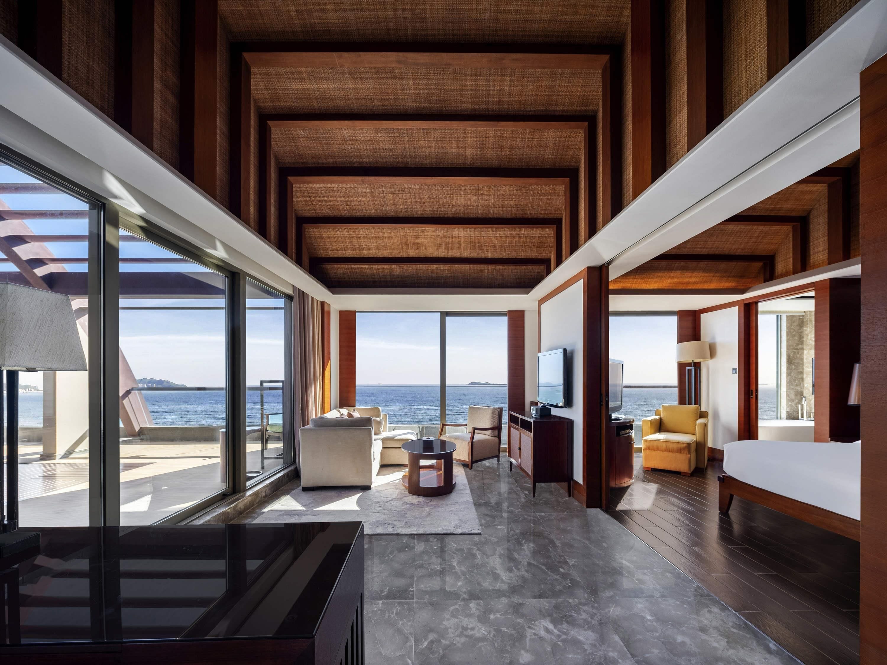 Ropa de cama de alta calidad y minibar 