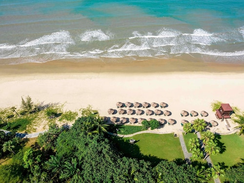 Pullman Oceanview Sanya Bay Resort & Spa