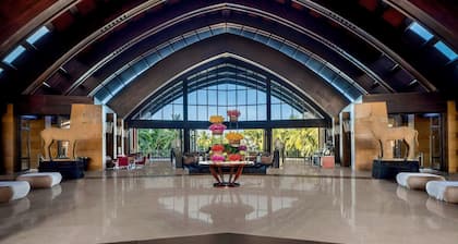 Pullman Oceanview Sanya Bay Resort & Spa