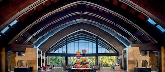 Pullman Oceanview Sanya Bay Resort & Spa