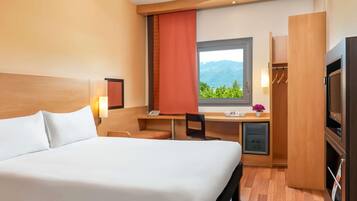 Double Room, 1 Katil Kelamin (Double) | Peti besi dalam bilik, meja, kalis bunyi, Wi-fi percuma