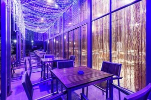 Outdoor dining - Kunming Langwei Hotel (Kunming Railway Station Branch) (Kunming)