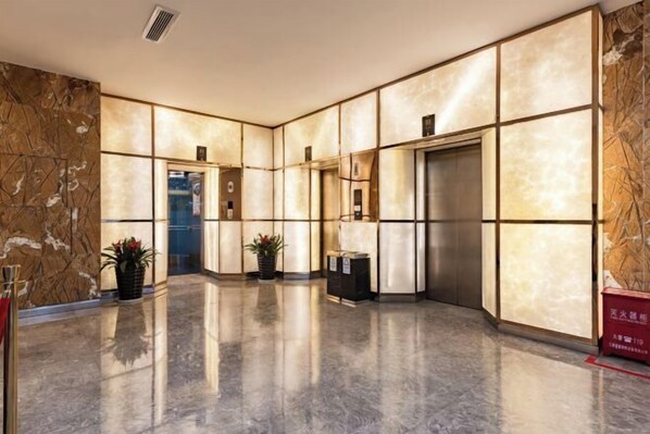 Interior - Kunming Langwei Hotel (Kunming Railway Station Branch) (Kunming)