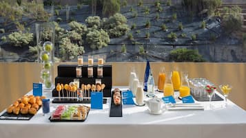 TĂ€gliches FrĂŒhstĂŒcksbuffet gegen GebĂŒhr