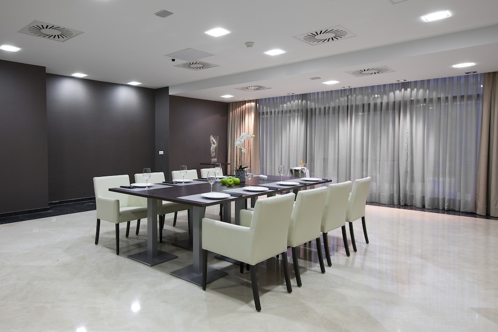 Hotel NH Madrid Ribera del Manzanares photo 8
