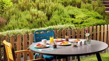 Dagelijks ontbijtbuffet (toeslag)