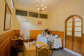 Breakfast area