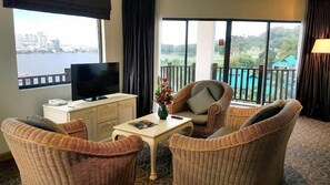 LED TV - Philea Mines Beach Resort (Seri Kembangan)