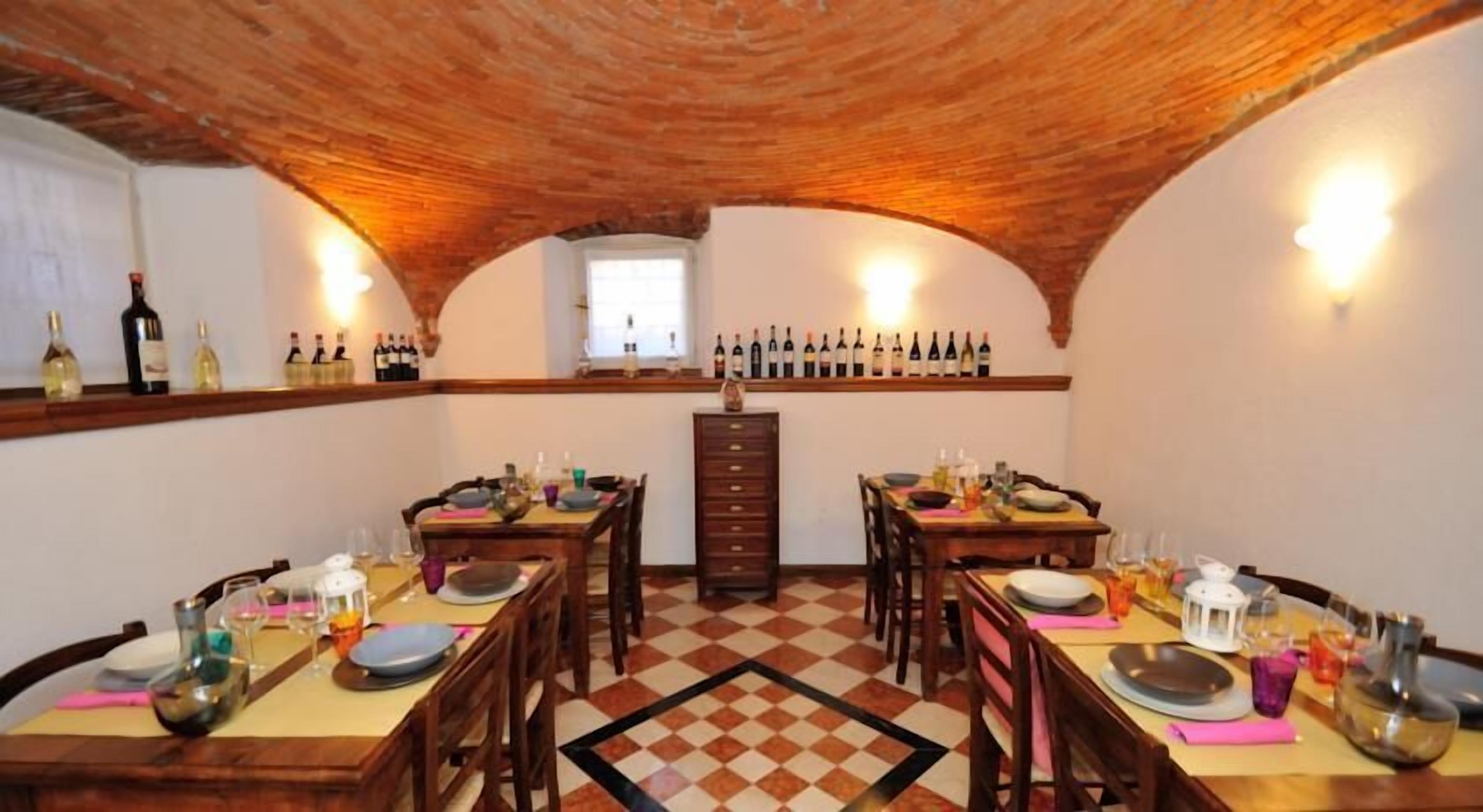 lunch and dinner served