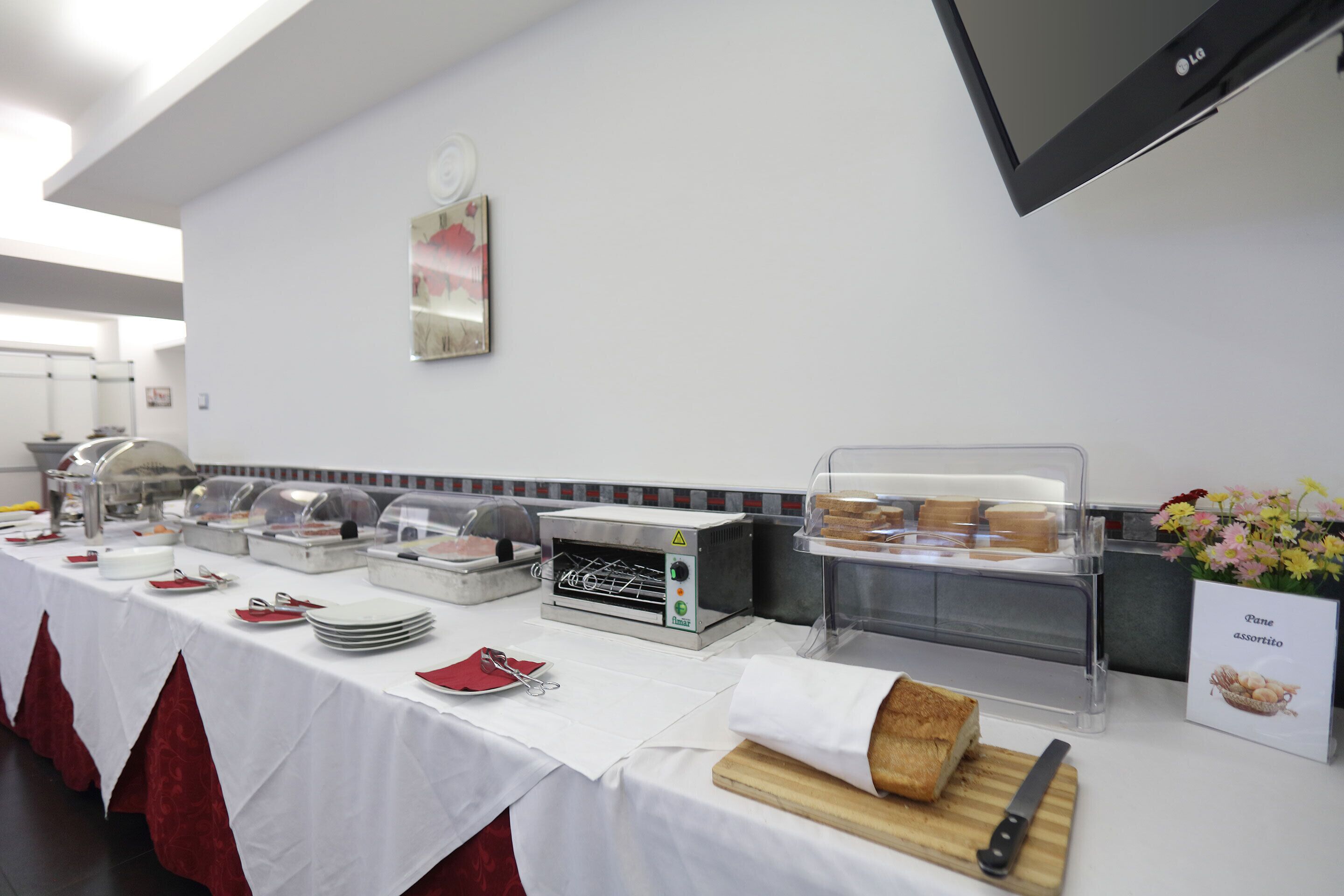 daily full breakfast (eur 7 per person)