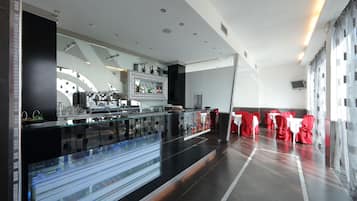 Daily full breakfast (EUR 7 per person)