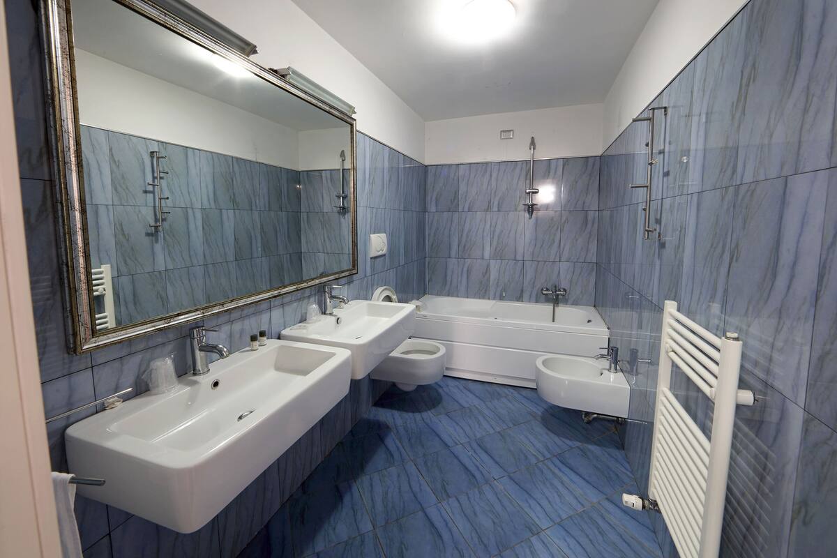 superior triple room | hypo-allergenic bedding, minibar, in-room safe, desk