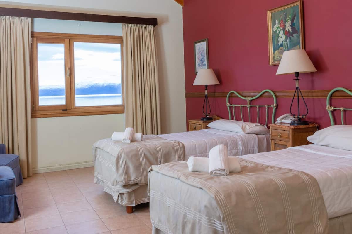 1 bedroom, premium bedding, down comforters, pillowtop beds