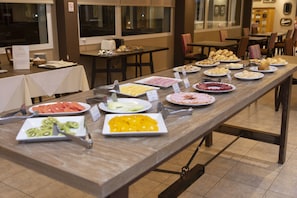 Tägliches inbegriffenes Frühstücksbuffet