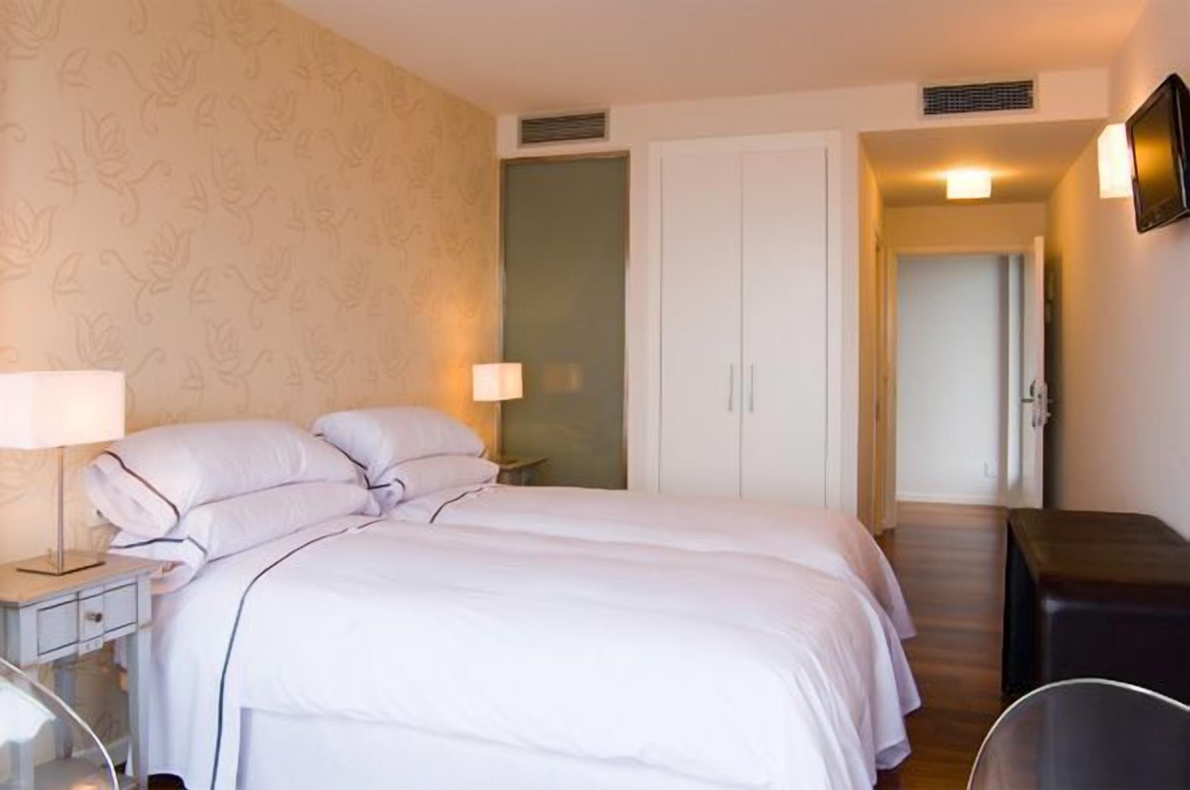 minibar, desk, blackout curtains, soundproofing