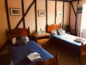 Standard Twin Room, Shared Bathroom