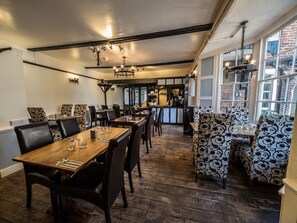 Local cuisine - Longs Inn (Milton Keynes)