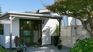 Reception - Lockwood Manor Motel (New Plymouth)