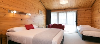 Lockwood Manor Motel