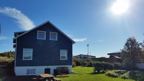 Exterior - Blue House B&B (Seltjarnarnes)