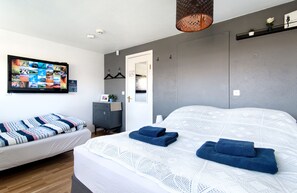 Peralatan tempat tidur premium, tilam berlapik, meja 