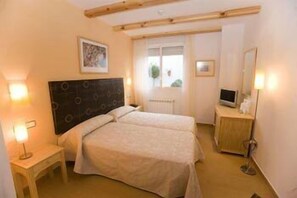 Standard Double Room | In-room safe, desk, soundproofing, free cots/infant beds