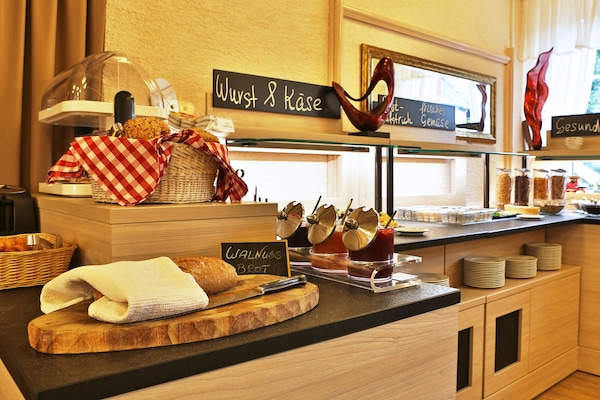Daily buffet breakfast for a fee