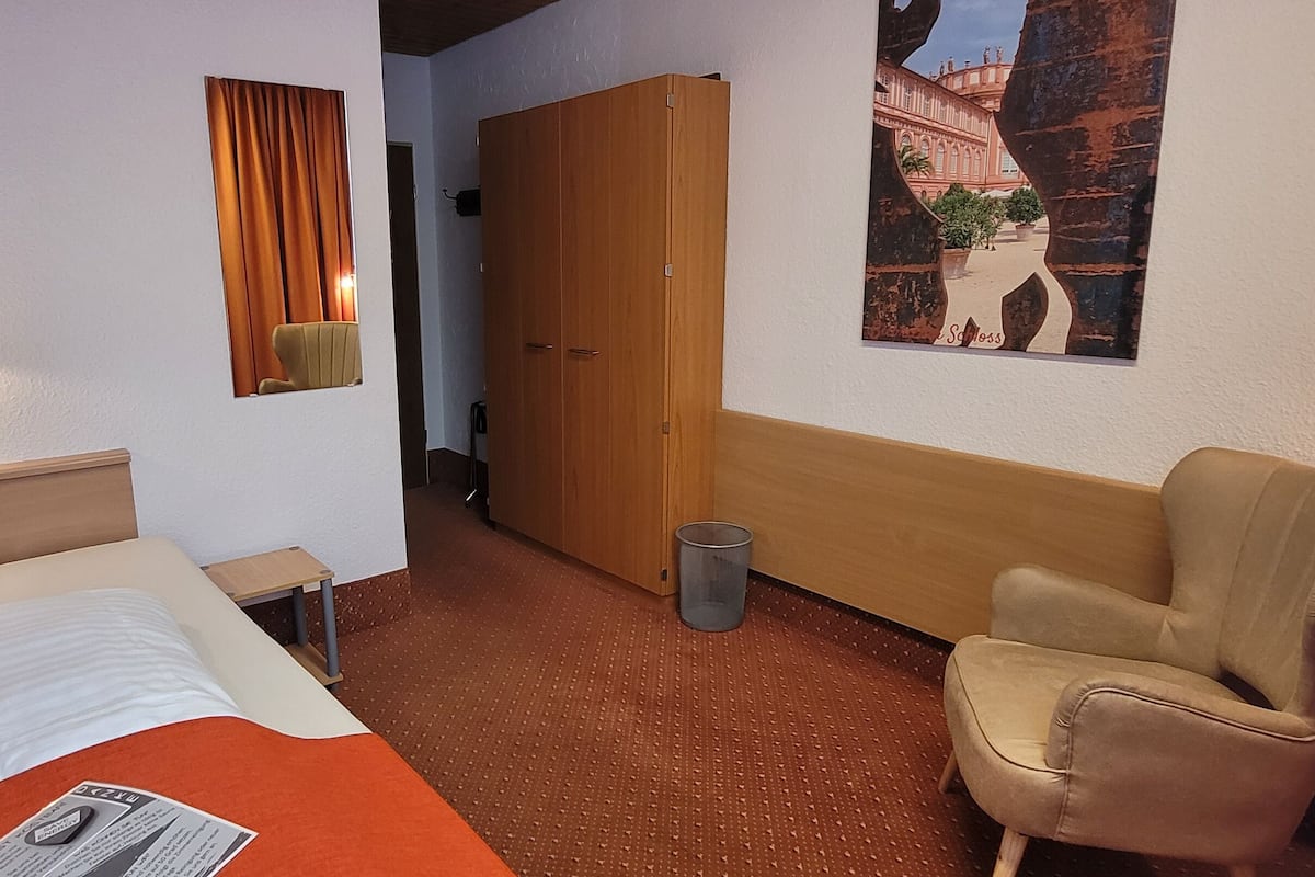 Standard Single Room | Desk, iron/ironing board, rollaway beds, free WiFi
