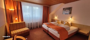 Desk, soundproofing, iron/ironing board, rollaway beds - Hotel Restaurant Ruppert (Walluf)