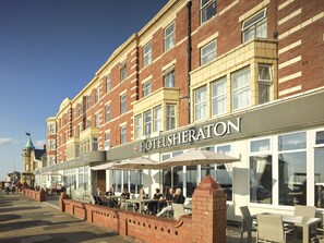 Front of property - Hotel Sheraton (Blackpool)