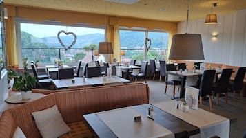 Breakfast, lunch, dinner served; German cuisine, garden views