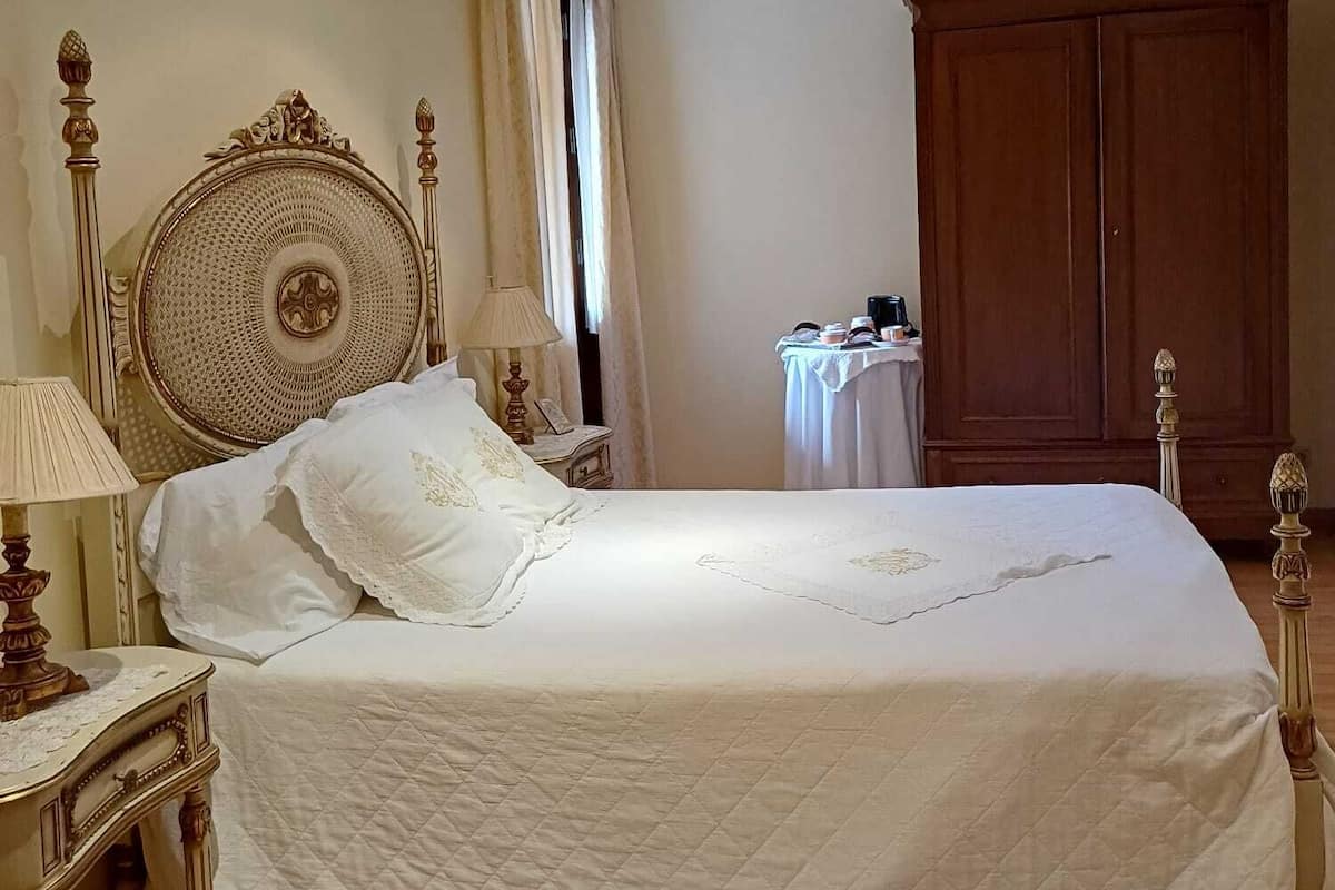 Habitación estándar doble | 1 dormitorio, ropa de cama de alta calidad, decoración individual