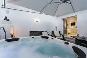 Luxury Suite, Hot Tub | Jetted bathtub - Magi House Relais (Sorrento)