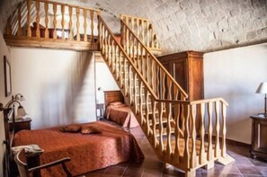 Suíte, 1 cama Queen e sofá-cama | 1 quarto, cofres nos quartos, escrivaninha