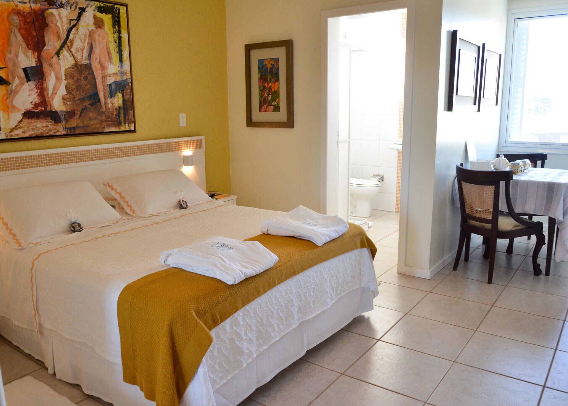 Minibar, lits bébé (gratuits), Wi-Fi gratuit, draps fournis