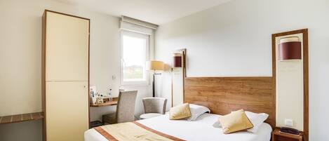 Premium bedding, in-room safe, individually furnished, desk